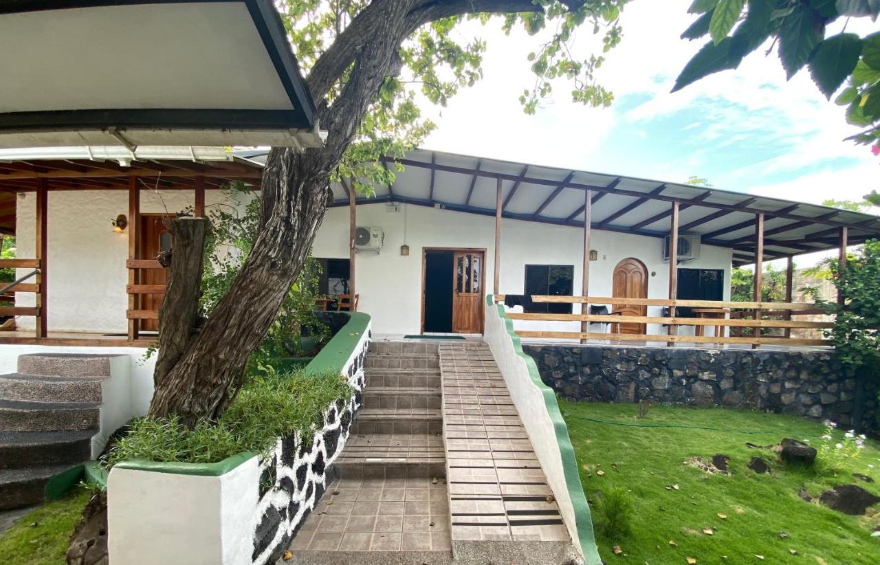 La Peregrina Galapagos B&B ปูแอร์โตอาโยรา ภายนอก รูปภาพ