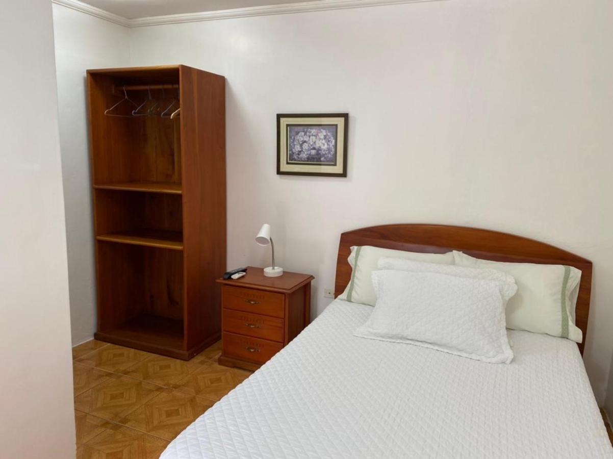 La Peregrina Galapagos B&B ปูแอร์โตอาโยรา ภายนอก รูปภาพ