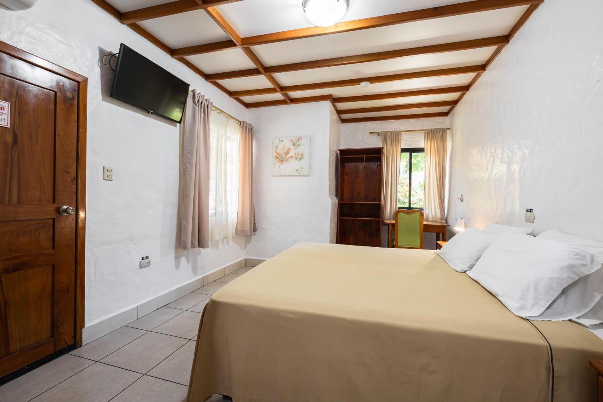 La Peregrina Galapagos B&B ปูแอร์โตอาโยรา ภายนอก รูปภาพ