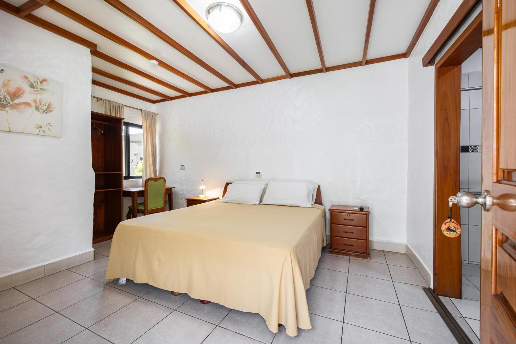 La Peregrina Galapagos B&B ปูแอร์โตอาโยรา ภายนอก รูปภาพ